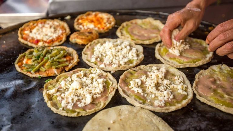 How to Eat Sopes