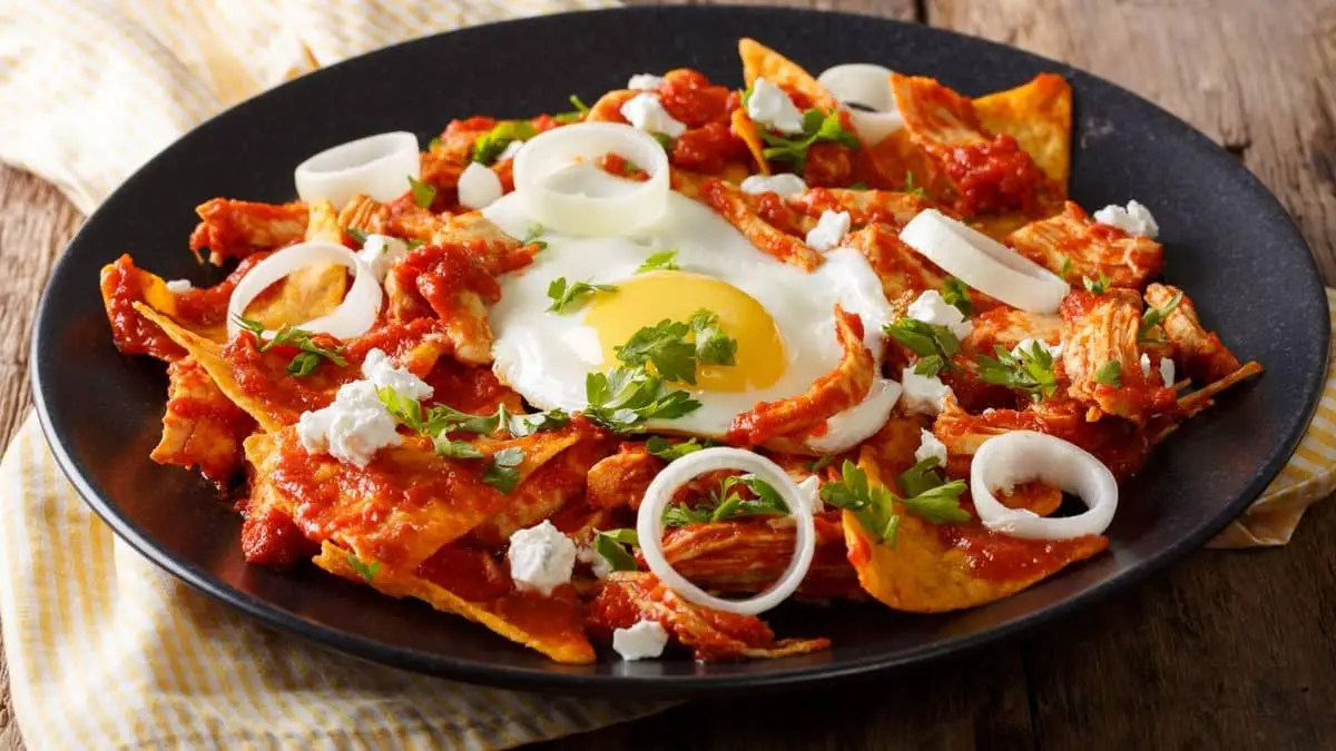 How To Make Chilaquiles Rojos With Eggs