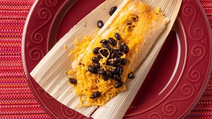  what to eat tamales with