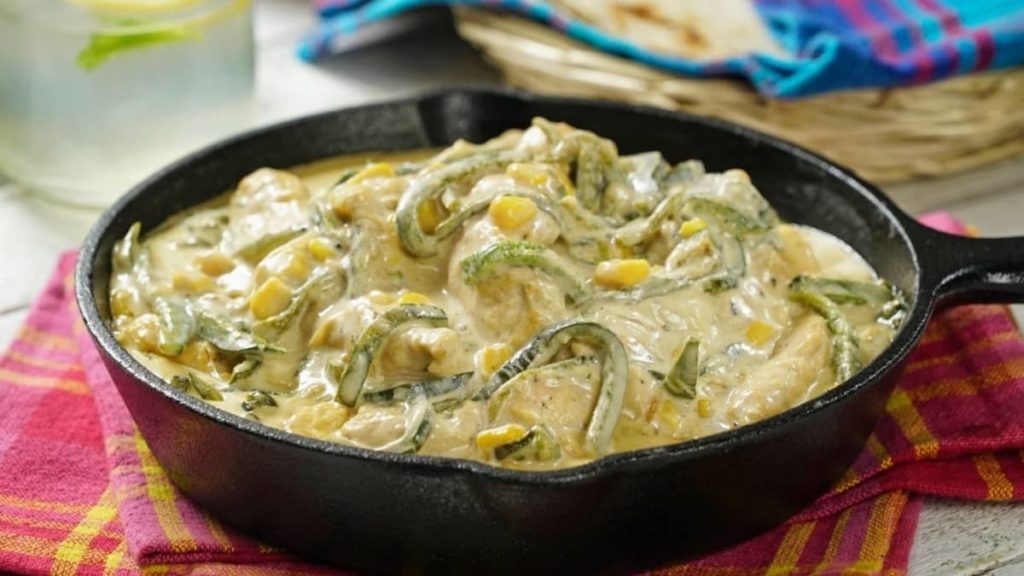 Pollo Con Rajas Y Crema Recipe