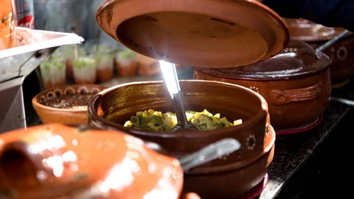  Are clay pots from Mexico safe to cook in?