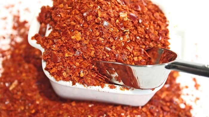  Can I substitute red pepper flakes for Paprika?