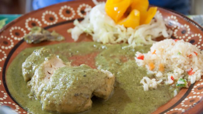¿Cómo le decían los antiguos mexicanos al mole en náhuatl?